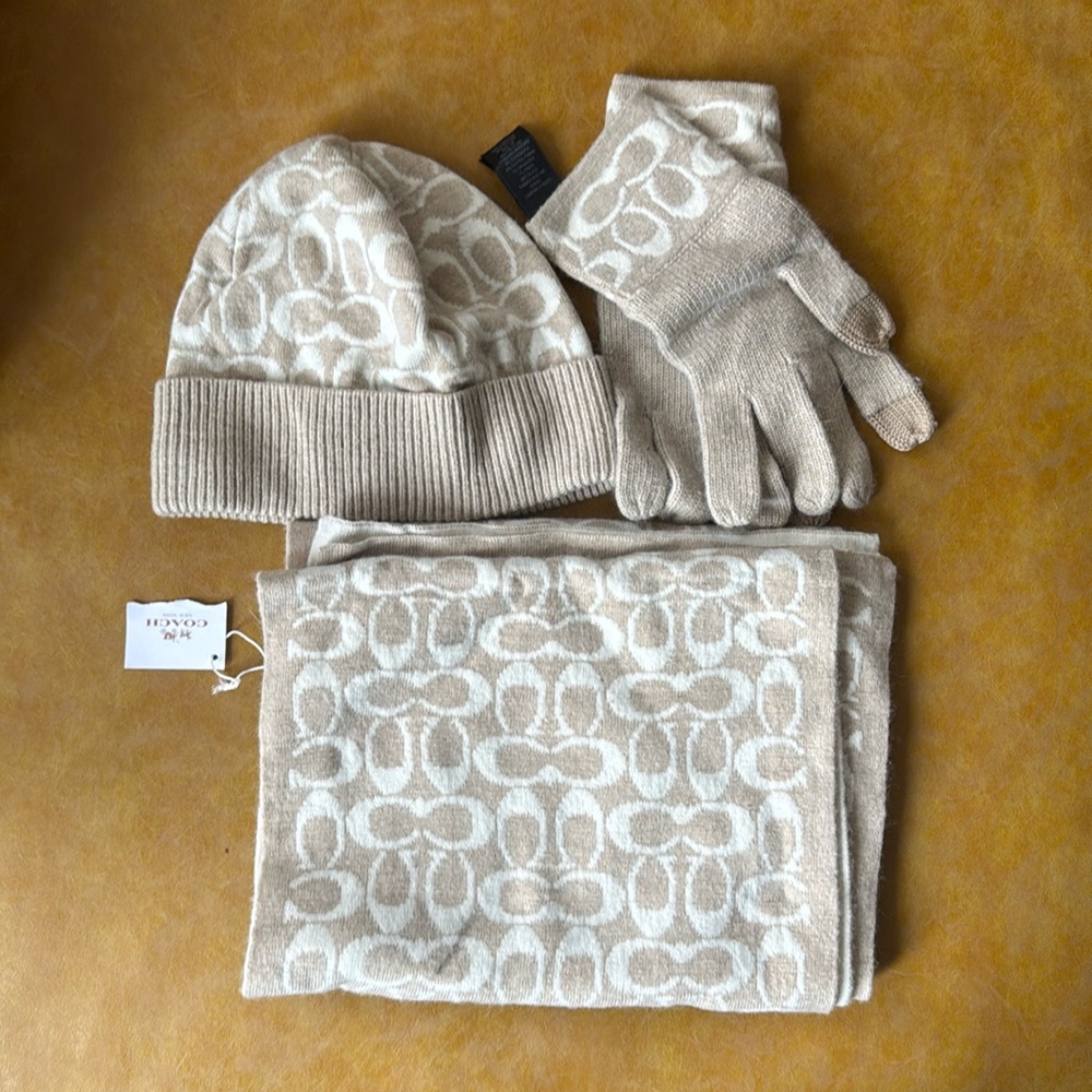 Coach Winter Accessories Set